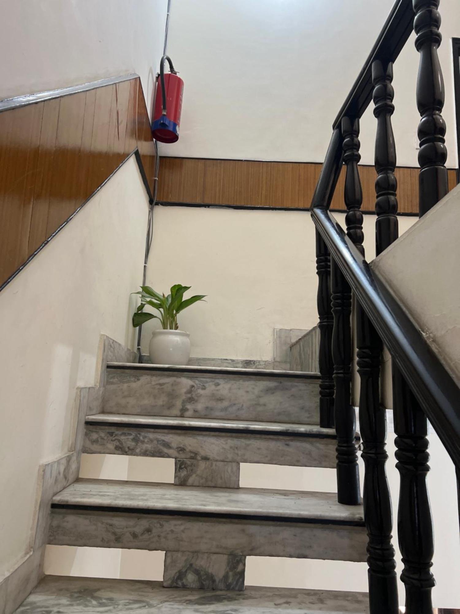 Raja Guest House -- Jalandhar Railway Station -- For Family, Couples, Travellers Exteriér fotografie