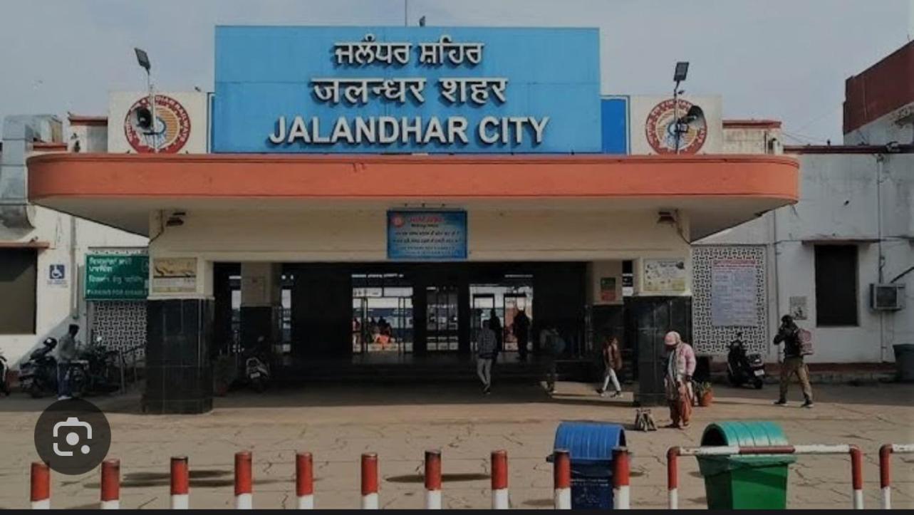 Raja Guest House -- Jalandhar Railway Station -- For Family, Couples, Travellers Exteriér fotografie